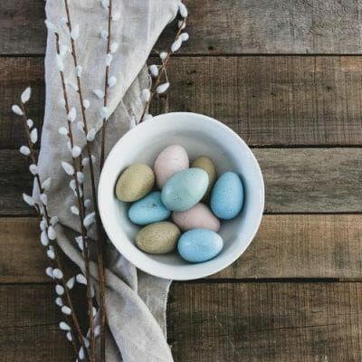 Making Natural Easter Egg Dyes in a Variety of Colors