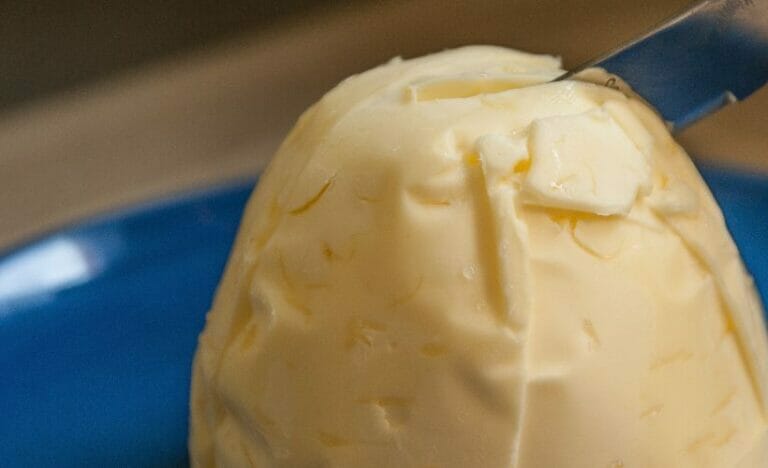 How to Turn Raw Milk into Butter Using 4 Methods